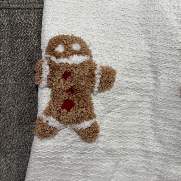 NWT Gingerbread Tufted Throw Blanket - Picture 2 of 4